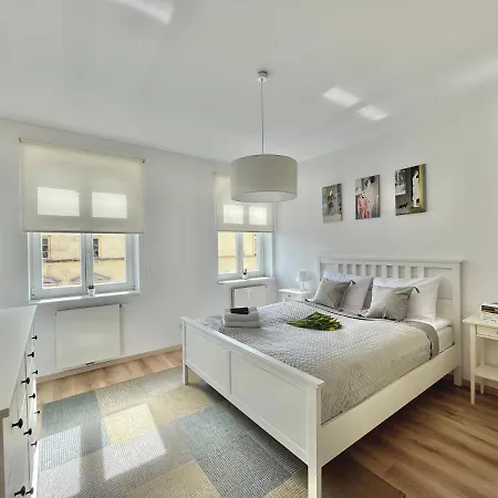 Kapuscinskiego * Jelení Hora